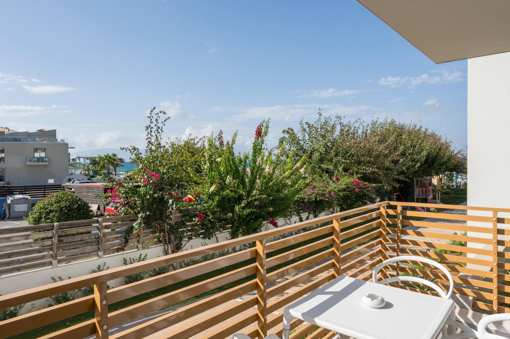 Ostrakon Suites Agia Marina 외부 사진